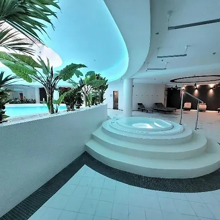 Hanza Tower Exclusive & Jacuzzi & Sauna & Pool Stettin
