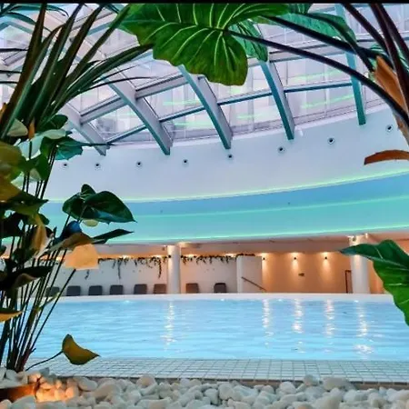 Hanza Tower Exclusive & Jacuzzi & Sauna & Pool Apartment